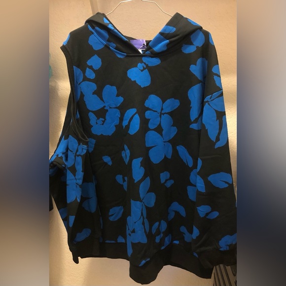 FUTURE COLLECTIVE - Picture 4 of 4